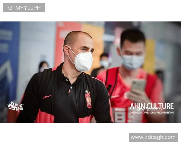 恒大俱乐部重磅签约国际足球明星引发球迷热议与期待